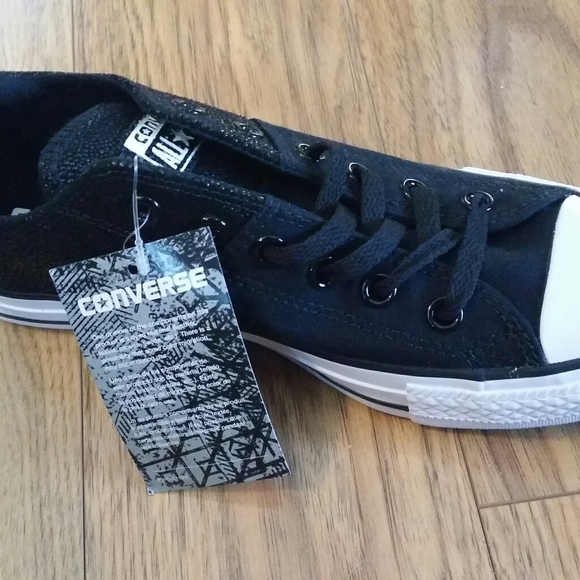 Converse Shoes - **SOLD**Women's Converse Athletic Shoes Sz 8